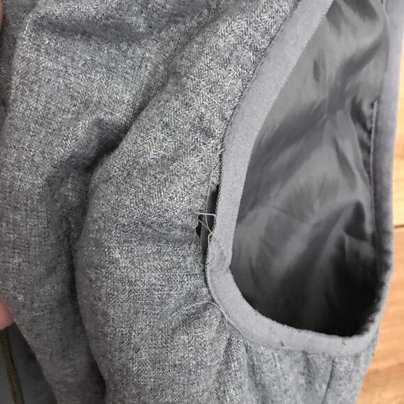 Old Navy Gray Quilted Vest - Picture 6 of 7